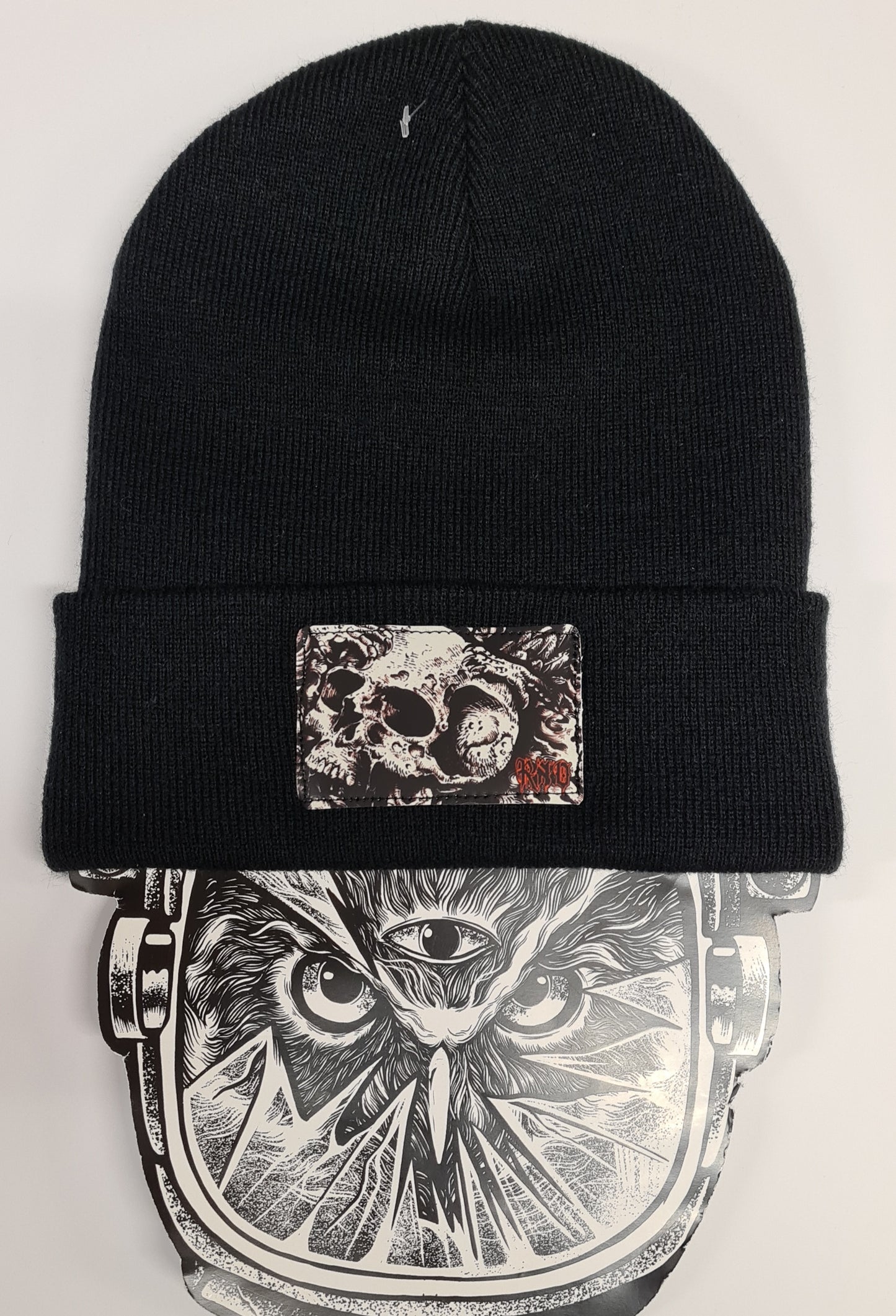 BEANIE CROWL SKULL WHITE BLACK