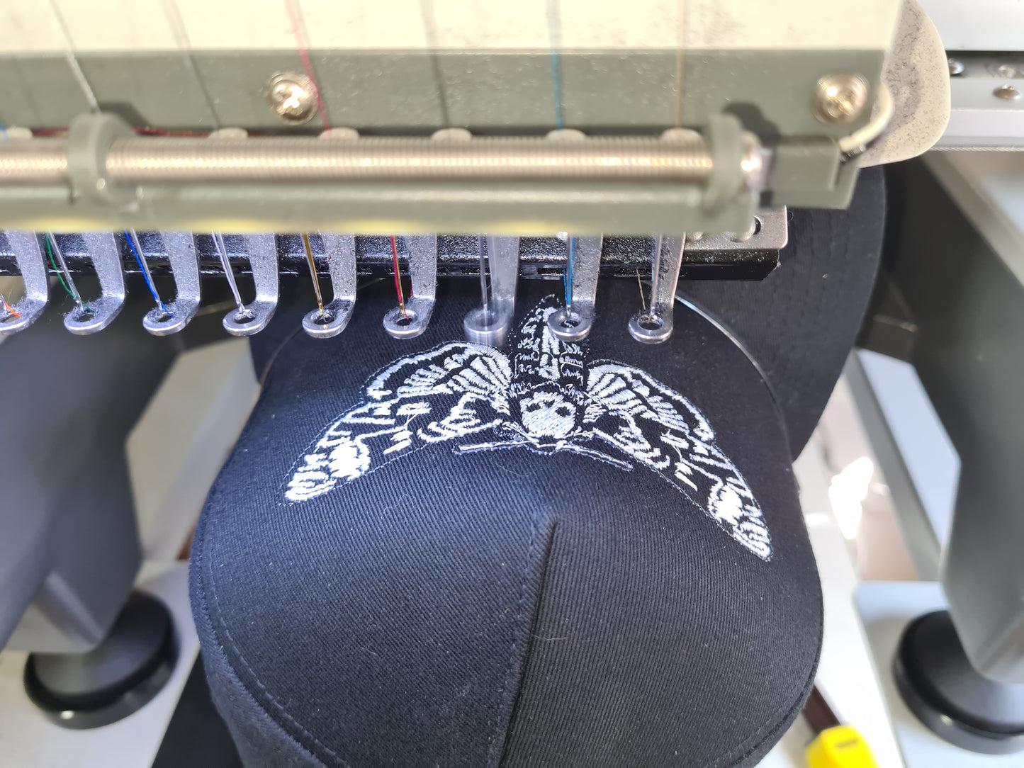 SNAPBACK MOTH LANTERN EMB Black