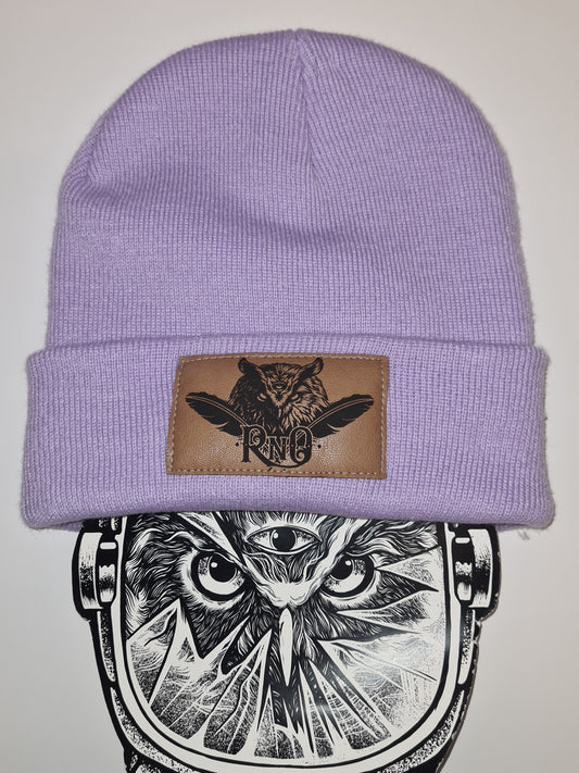 BEANIE FEATHER VEGAN LEATHER LAVENDEL