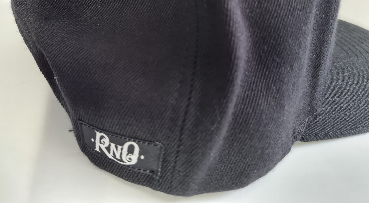 SNAPBACK FEATHER PRINT Black