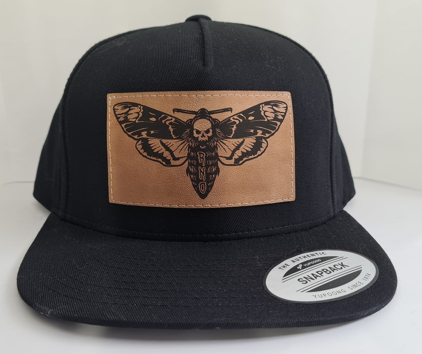 SNAPBACK MOTH PRINT Black