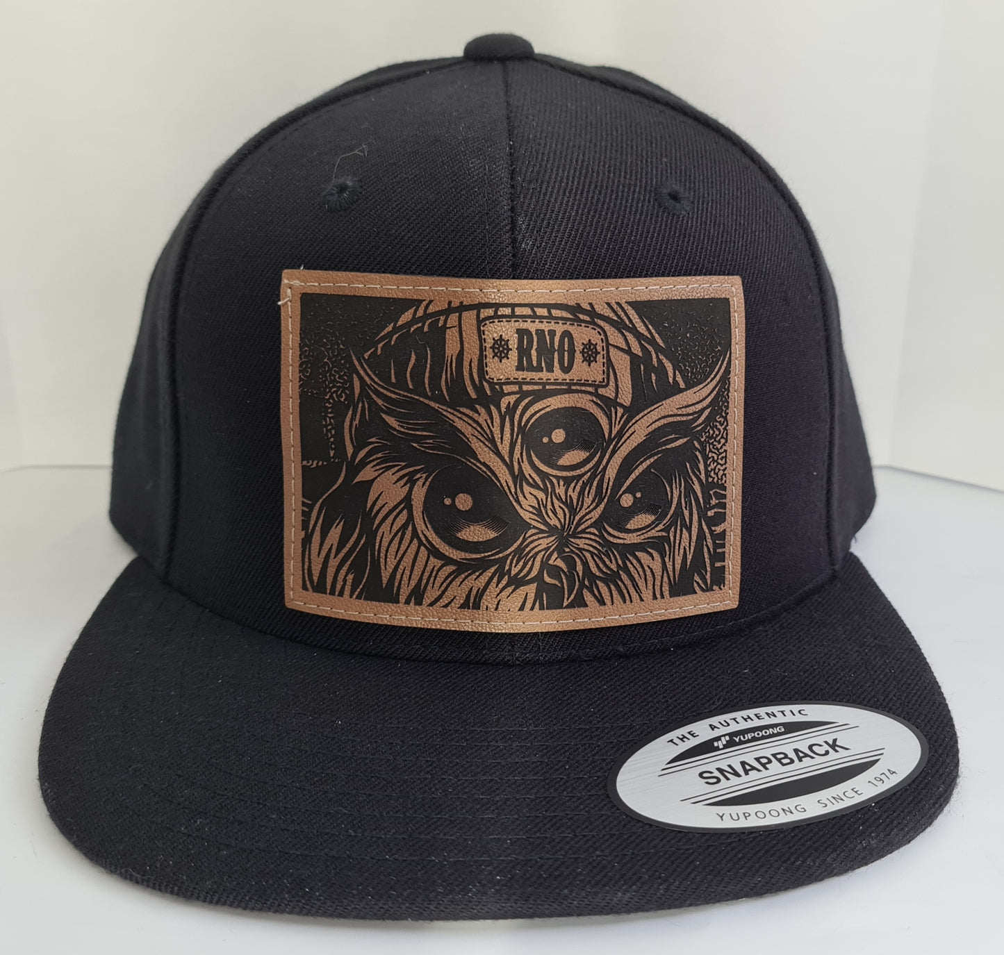SNAPBACK SAILOROWL PRINT Black