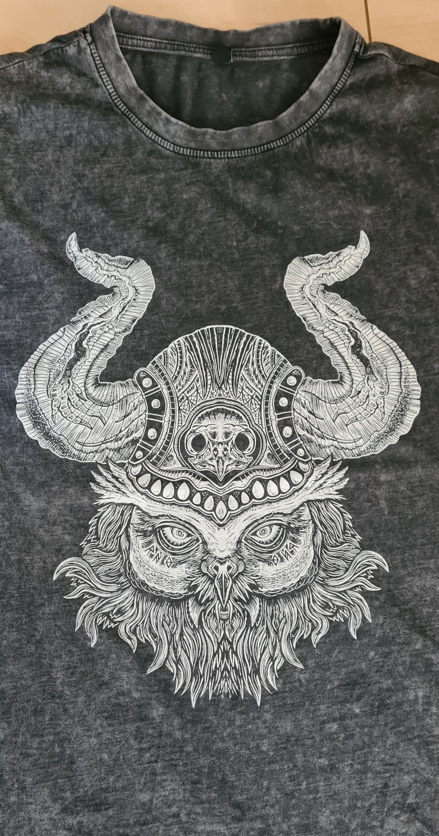 T-SHIRT MEN VIKING OWL ACID WASHED DARKGREY WHITE