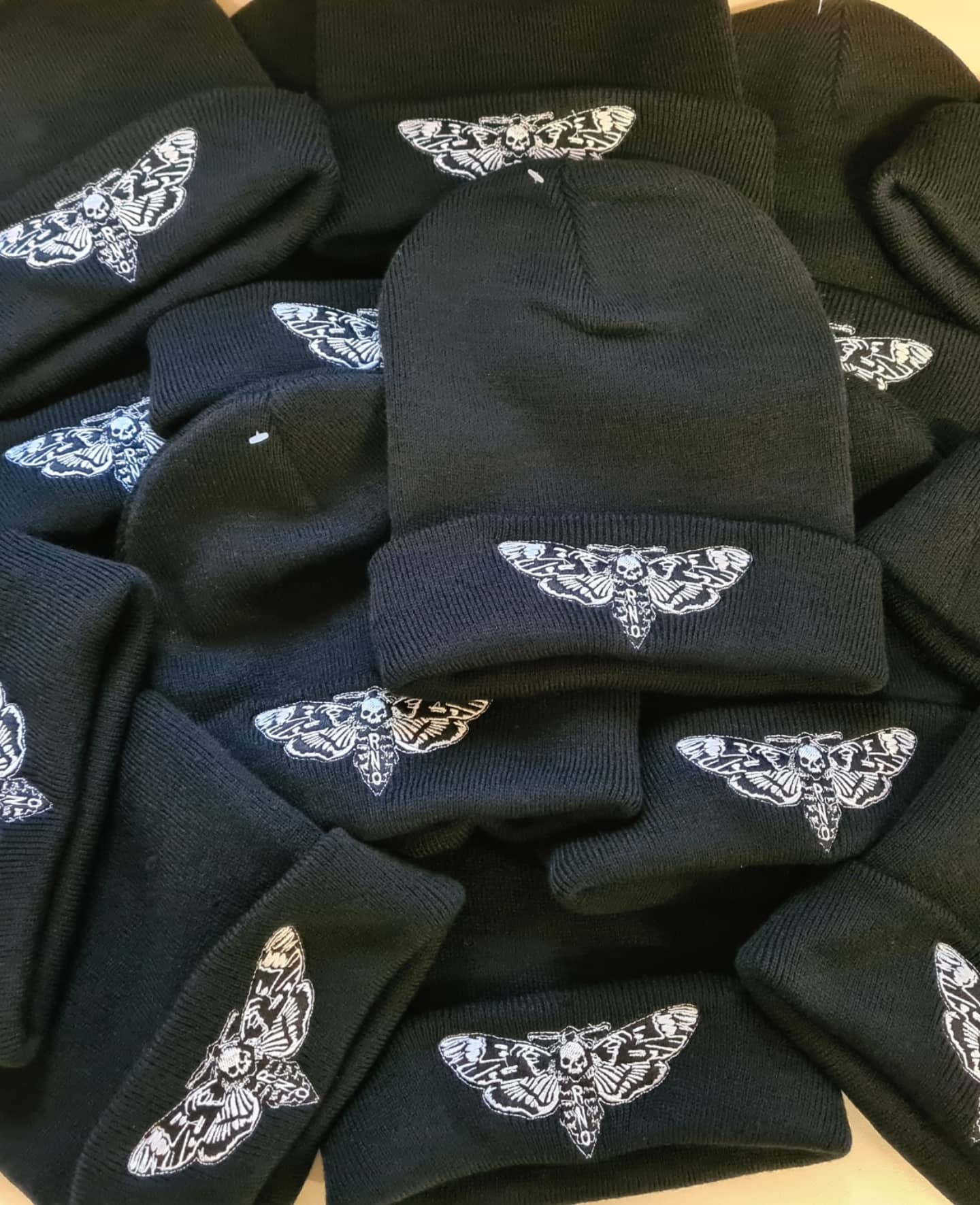 BEANIE MOTH DESIGN EMB