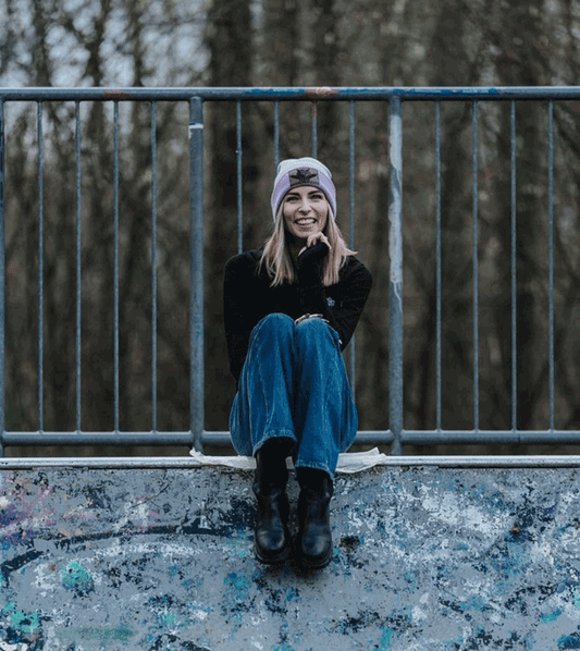 BEANIE FEATHER VEGAN LEATHER LAVENDEL