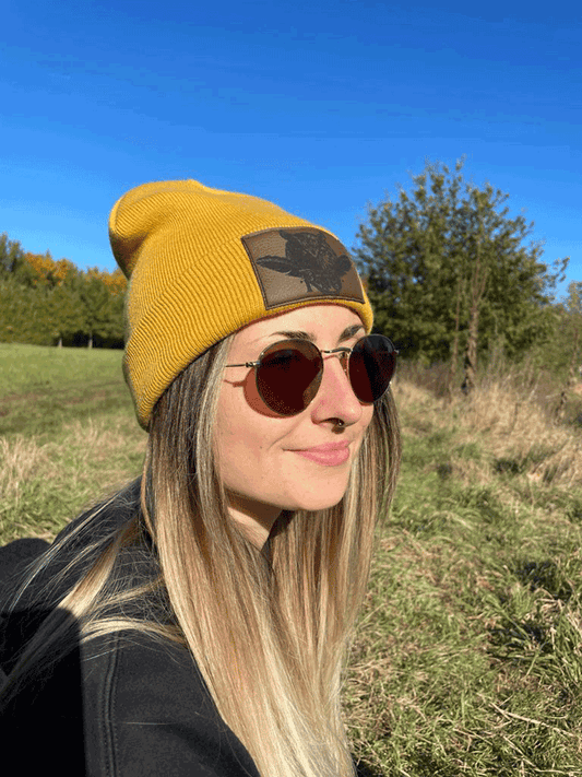 BEANIE FEATHER VEGAN LEATHER MUSTARD