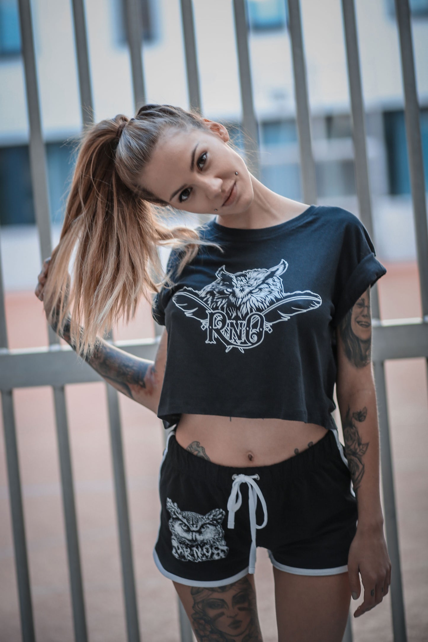 CROPSHIRT FEATHER LADY BLACK