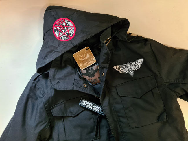M65 JACKET MOTH EMB BLACK