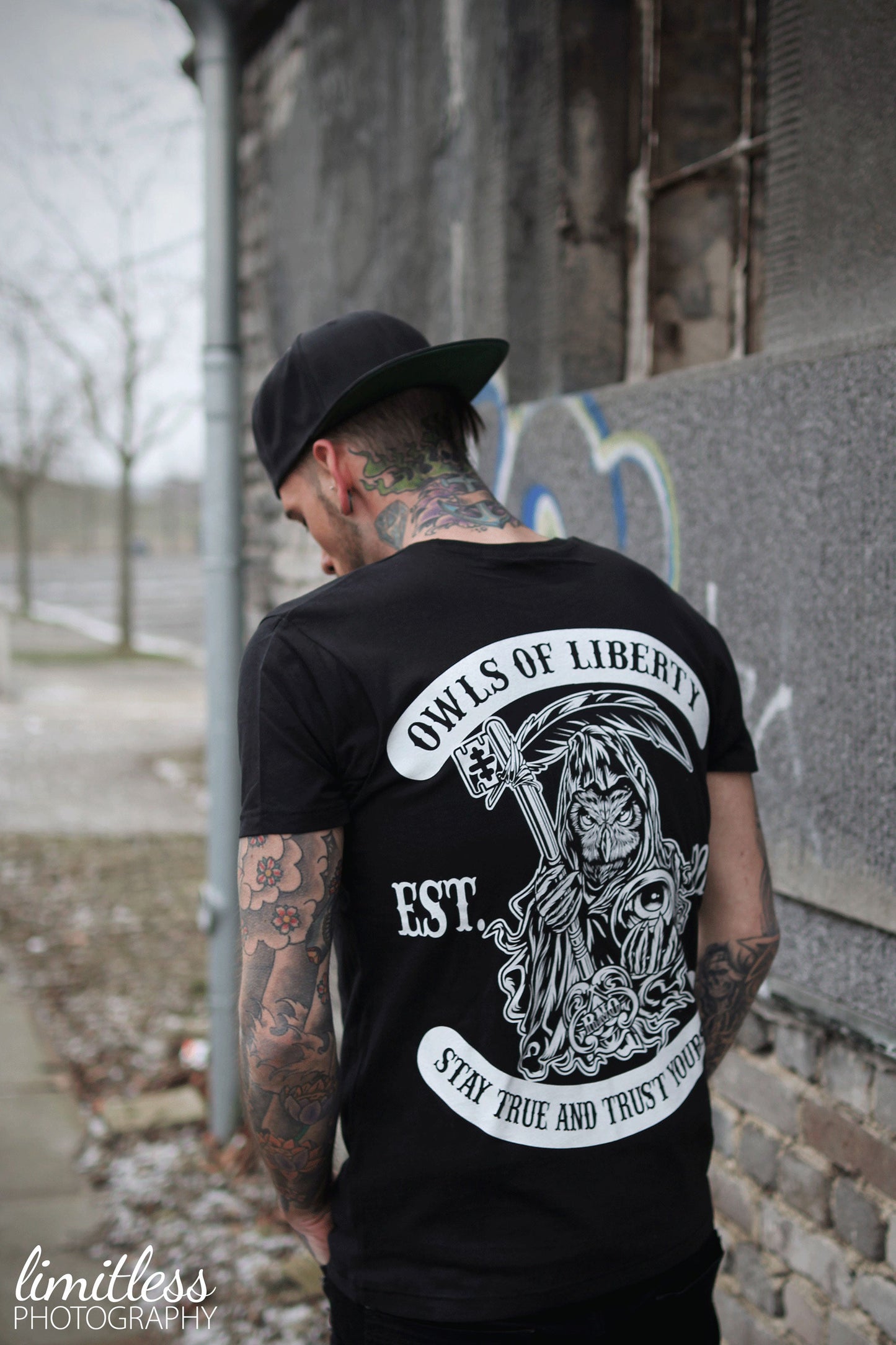 T-SHIRT POCKET OWLS OF LIBERTY UNI BLACK