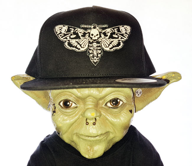 SNAPBACK MOTH LANTERN EMB Black