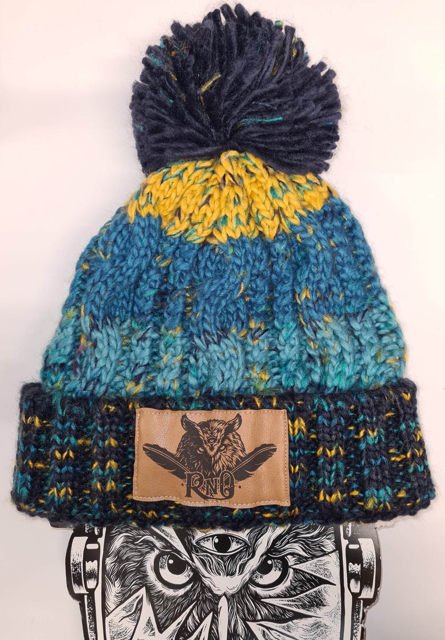 BEANIE POM POM BOMMEL FEATHER VEGANLEATHER MARINE SPLASH