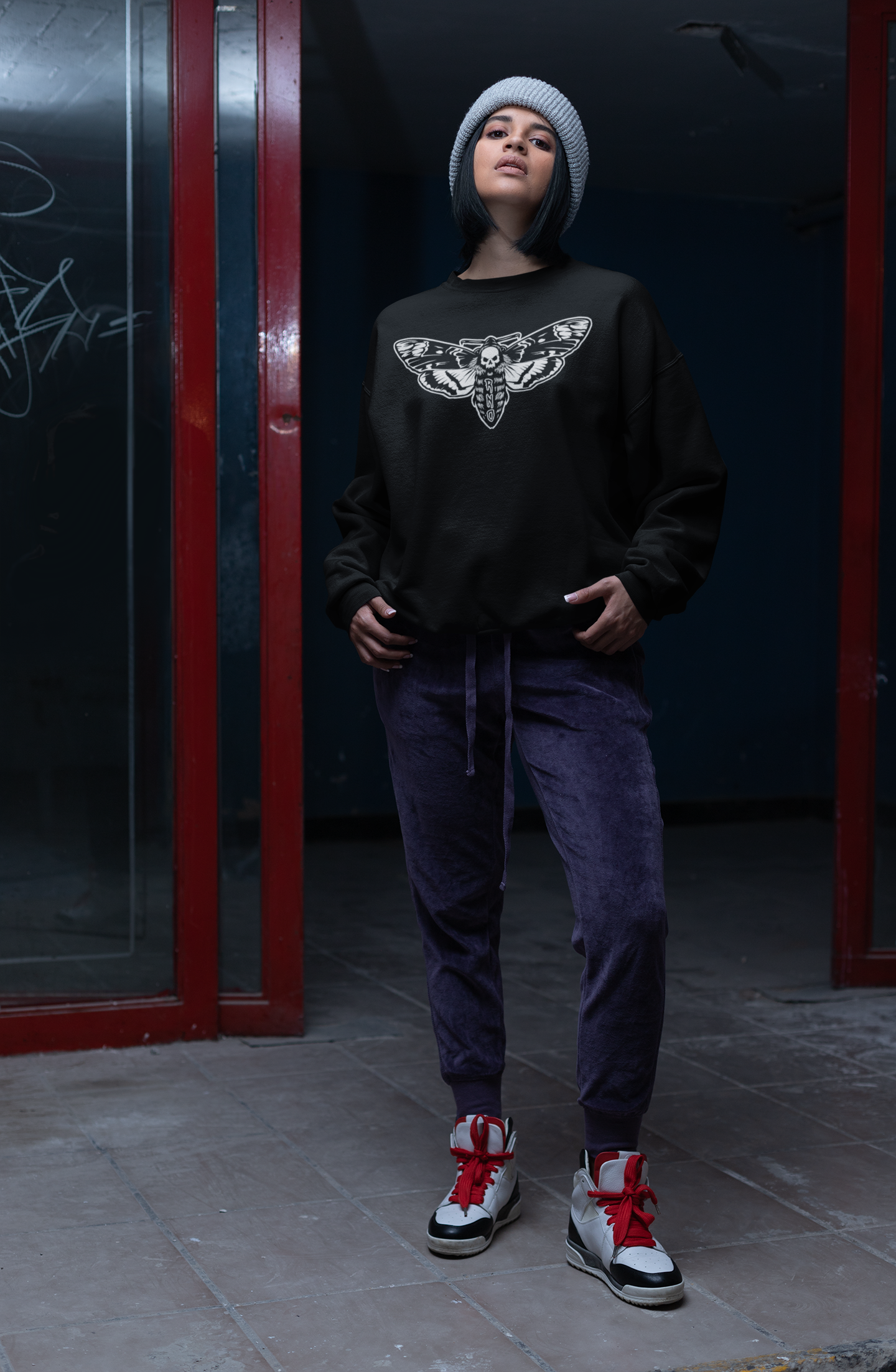 CREWNECK MOTH BLACK UNI