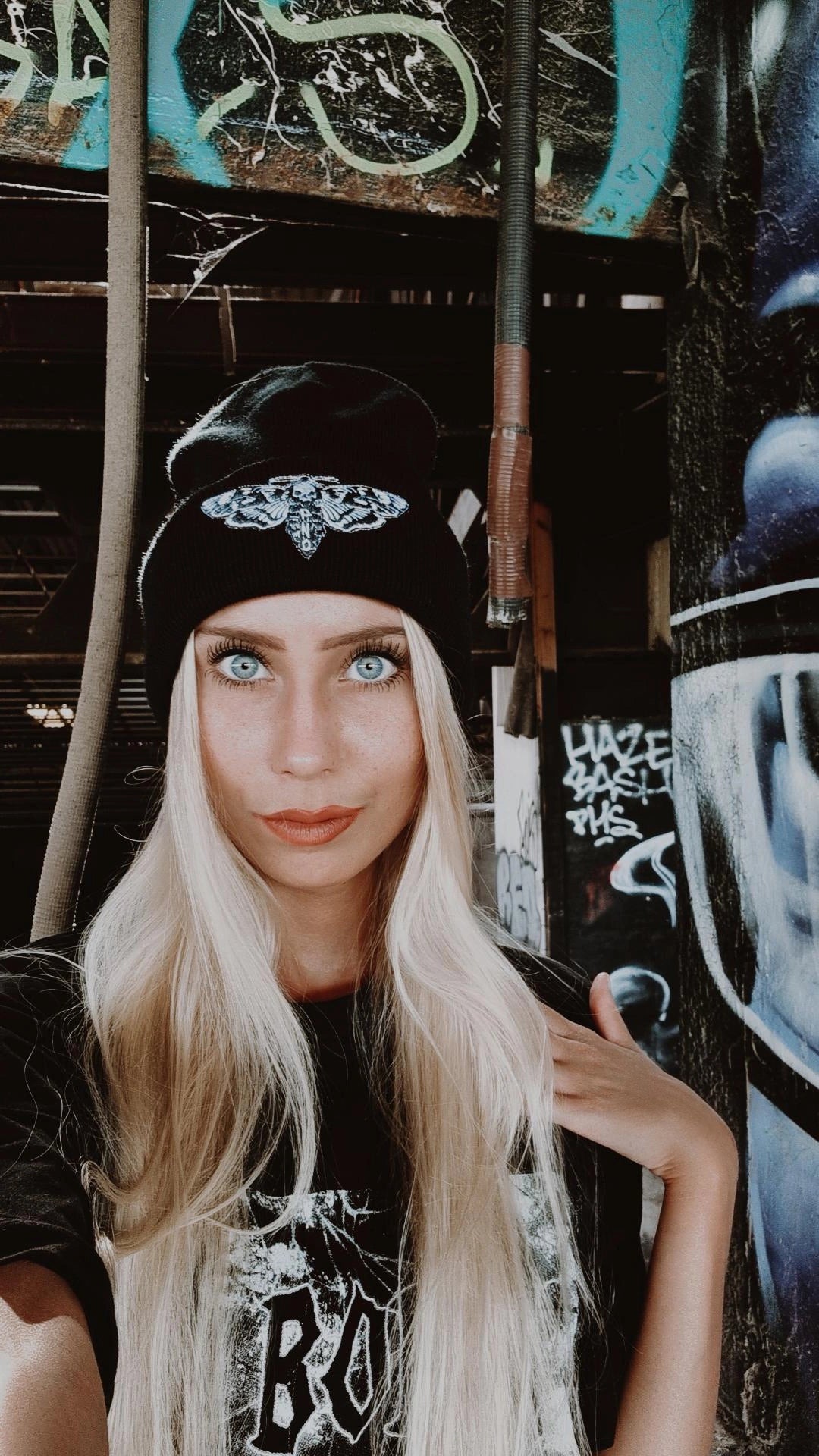 BEANIE MOTH DESIGN EMB