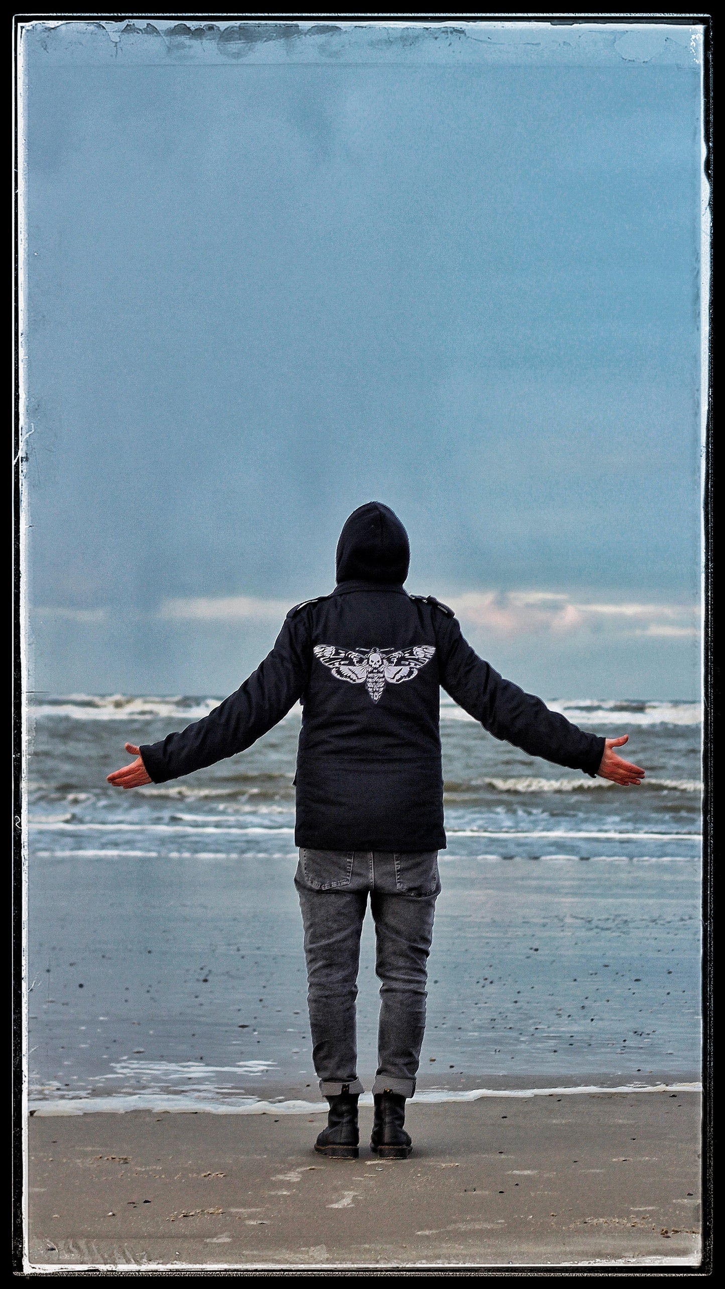 M65 JACKET MOTH EMB BLACK