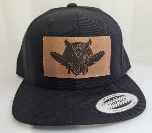 SNAPBACK FEATHER PRINT Black